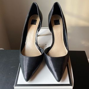 White House Black Market Ella Wavy Leather Pump! Like NEW! Size 8.5